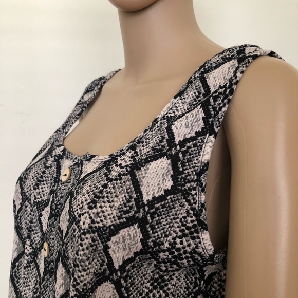 CAUTION TO THE WIND Womens Knitted Top  Tie Front Size Medium Juniors New - Picture 10 of 10